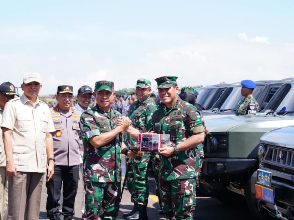 Pemerintah Serahkan 700 Unit Ransus Maung MV3 untuk Perkuat TNI-Polri
