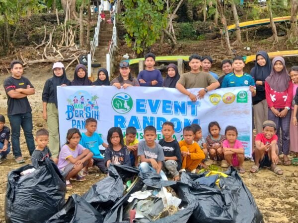 Pemuda Kalialia Gelar Aksi Pembersihan Bibir Pantai Pada Momentum HUT RI Ke 80!